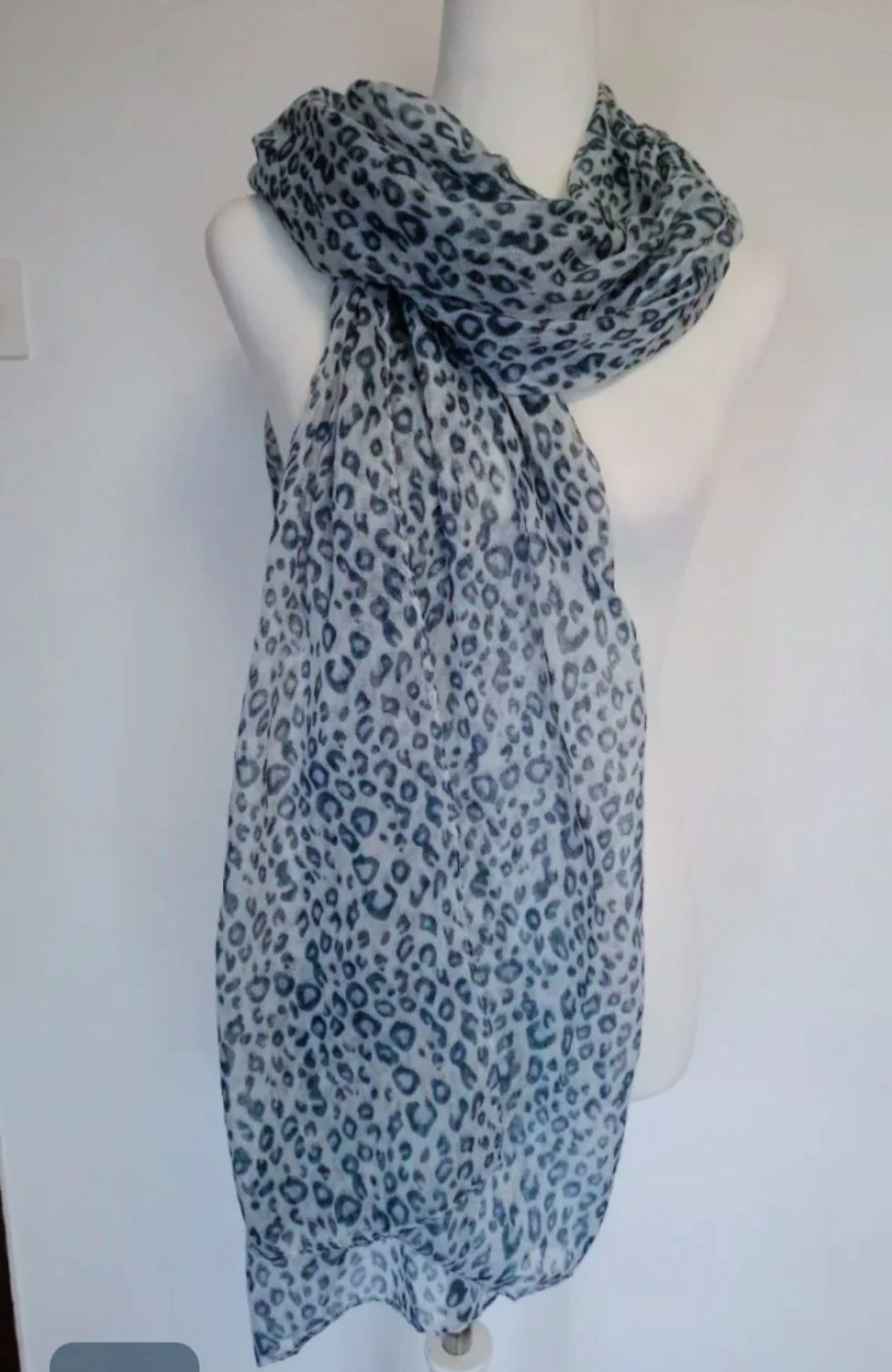 Pashmina-style scarf – photo 2